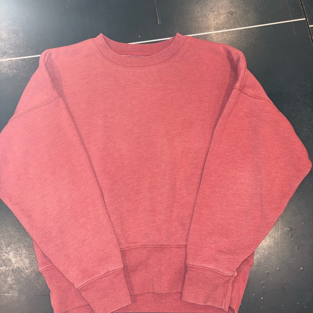 American Eagle Women’s Red Crewneck